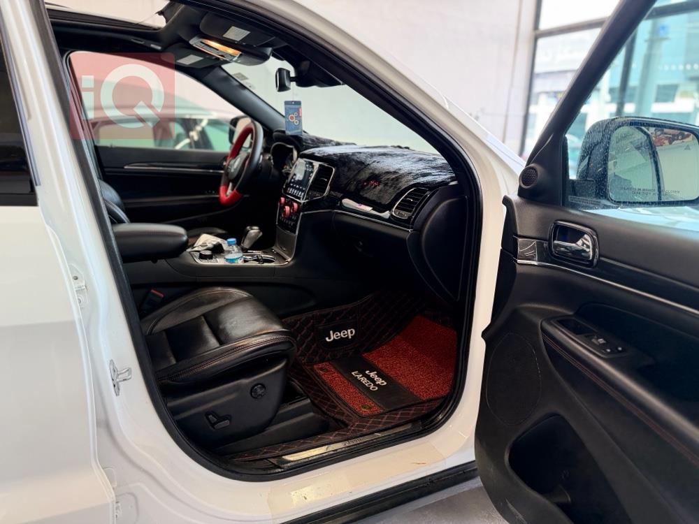 جیپ گراند شیرۆکی